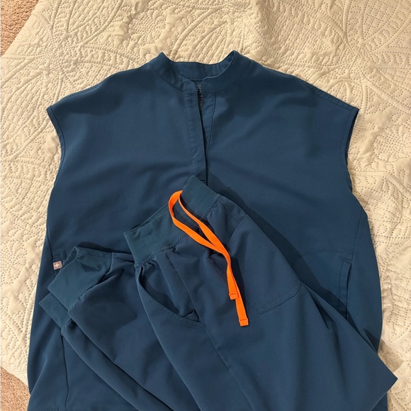 SET Figs - Picture 1 of 1